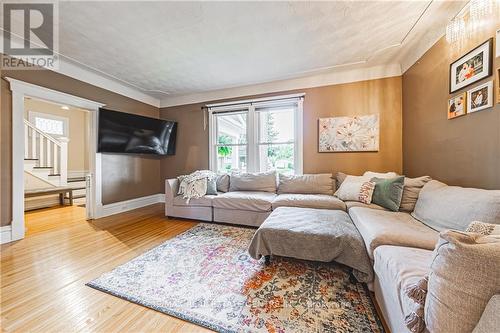 65 Banff Street, Haldimand, ON - Indoor Photo Showing Living Room