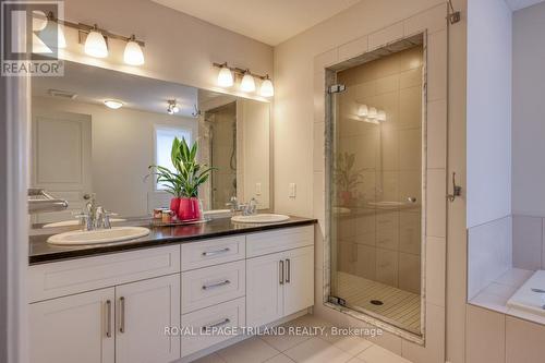 59 Hollingshead Road, Ingersoll (Ingersoll - South), ON - Indoor Photo Showing Bathroom