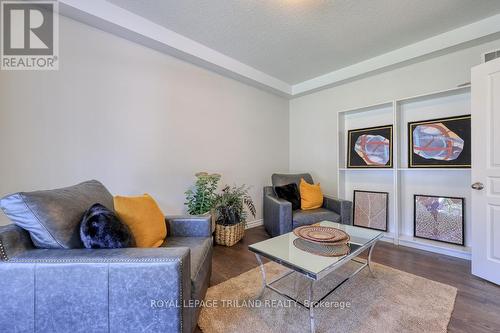 59 Hollingshead Road, Ingersoll (Ingersoll - South), ON - Indoor Photo Showing Living Room