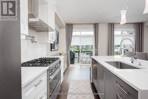 37 Ingleside Street, Vaughan (East Woodbridge), ON - Indoor Photo Showing Kitchen With Upgraded Kitchen