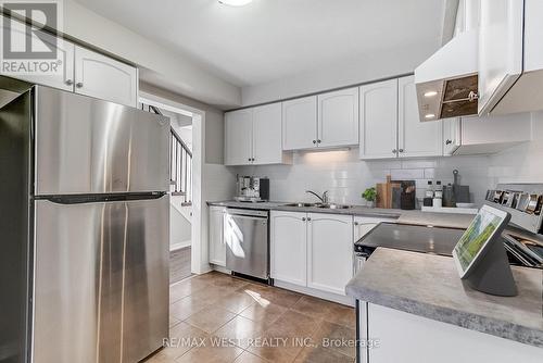 266 - 7360 Zinnia Place, Mississauga (Meadowvale Village), ON - Indoor Photo Showing Kitchen With Stainless Steel Kitchen With Double Sink