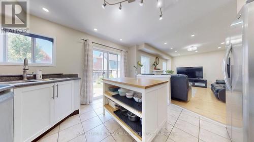 1241 Newell Street, Milton (Dempsey), ON - Indoor Photo Showing Kitchen With Double Sink