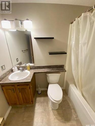 8 111 Fenson Crescent, Yorkton, SK - Indoor Photo Showing Bathroom