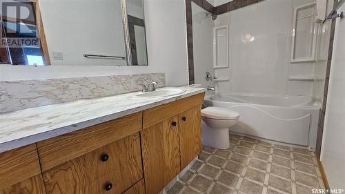 324 Alder Place, Swift Current, SK - Indoor Photo Showing Bathroom