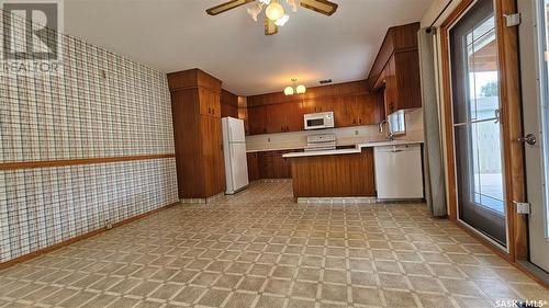 324 Alder Place, Swift Current, SK - Indoor Photo Showing Kitchen