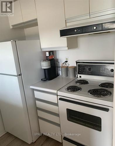 1617 - 2460 Eglinton Avenue E, Toronto (Eglinton East), ON - Indoor Photo Showing Kitchen