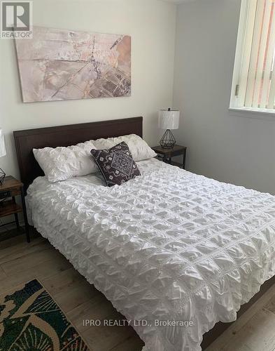 1617 - 2460 Eglinton Avenue E, Toronto (Eglinton East), ON - Indoor Photo Showing Bedroom