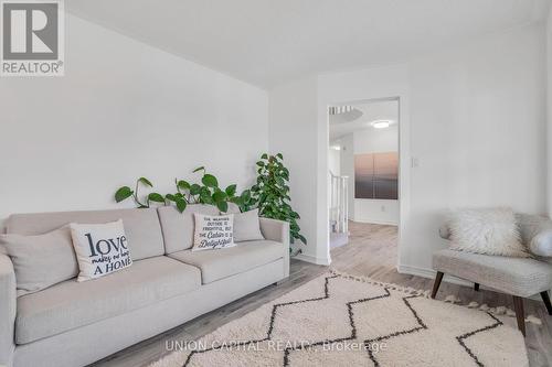 659 Ormond Drive, Oshawa (Taunton), ON - Indoor Photo Showing Living Room