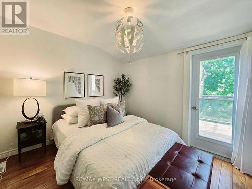 140 Brookside Drive, Toronto (East End-Danforth), ON - Indoor Photo Showing Bedroom