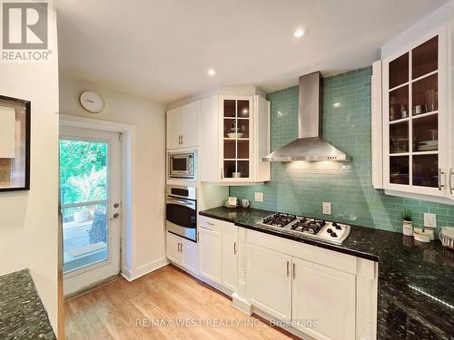 140 Brookside Drive, Toronto (East End-Danforth), ON - Indoor Photo Showing Kitchen