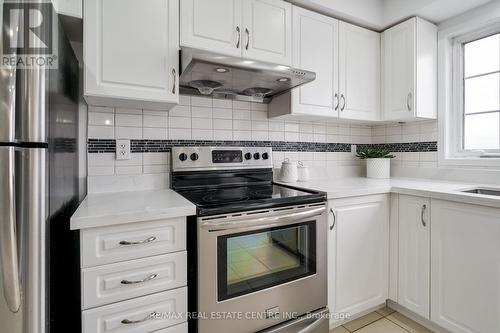 934 Audley Road, Ajax, ON - Indoor Photo Showing Kitchen With Upgraded Kitchen