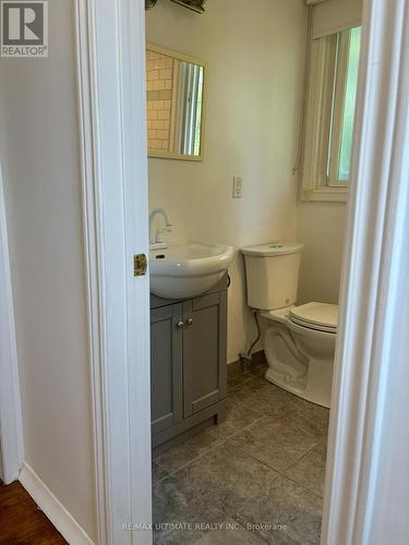 153 Daphne Crescent, Barrie (Cundles East), ON - Indoor Photo Showing Bathroom