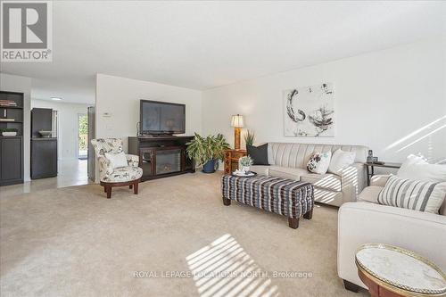 166 58Th Street S, Wasaga Beach, ON - Indoor Photo Showing Living Room