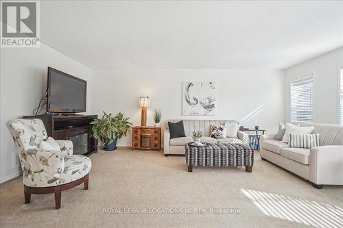 166 58Th Street S, Wasaga Beach, ON - Indoor Photo Showing Living Room