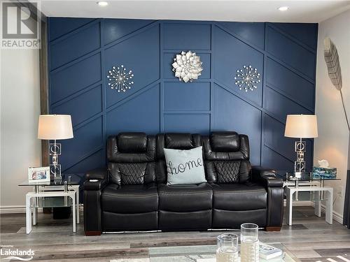 3 Jardine Crescent, Creemore, ON - Indoor Photo Showing Living Room