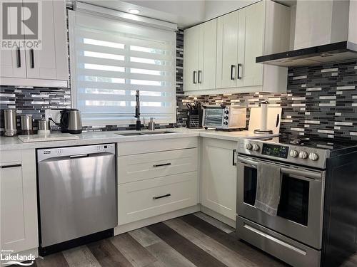 3 Jardine Crescent, Creemore, ON - Indoor Photo Showing Kitchen With Stainless Steel Kitchen With Double Sink With Upgraded Kitchen