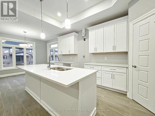 19 Tracy Drive, Chatham-Kent (Chatham), ON - Indoor Photo Showing Kitchen With Double Sink