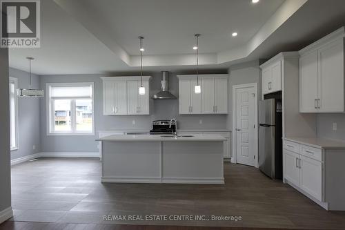 19 Tracy Drive, Chatham-Kent (Chatham), ON - Indoor Photo Showing Kitchen