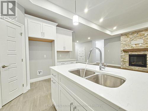 19 Tracy Drive, Chatham-Kent (Chatham), ON - Indoor Photo Showing Kitchen With Double Sink