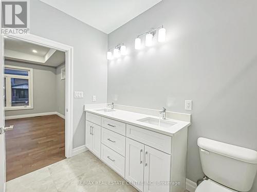 19 Tracy Drive, Chatham-Kent (Chatham), ON - Indoor Photo Showing Bathroom