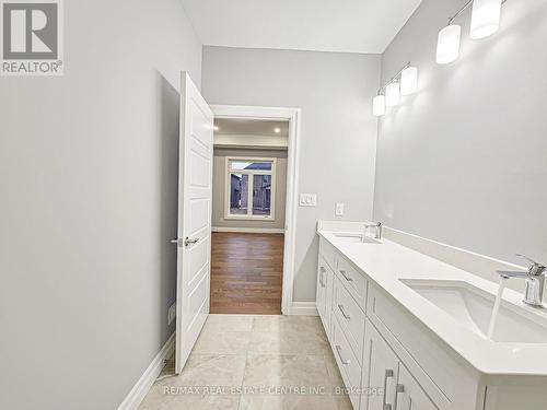 19 Tracy Drive, Chatham-Kent (Chatham), ON - Indoor Photo Showing Bathroom