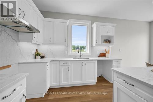 175 Pike Creek Drive, Haldimand, ON - Indoor Photo Showing Kitchen With Double Sink