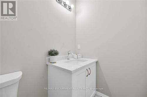 175 Pike Creek Drive, Haldimand, ON - Indoor Photo Showing Bathroom