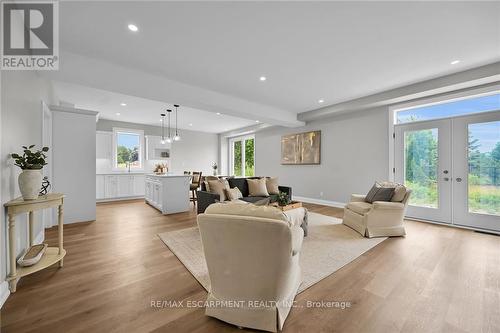 175 Pike Creek Drive, Haldimand, ON - Indoor Photo Showing Living Room