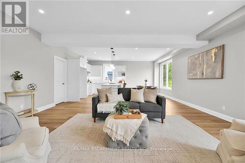 175 Pike Creek Drive, Haldimand, ON - Indoor Photo Showing Living Room