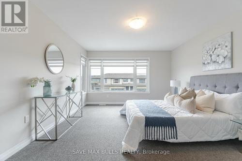 7381 Matteo Drive, Niagara Falls, ON - Indoor Photo Showing Bedroom