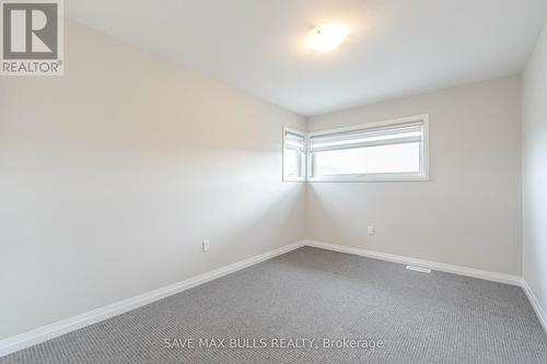 7381 Matteo Drive, Niagara Falls, ON - Indoor Photo Showing Other Room