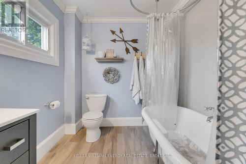 220 Ritson Road S, Oshawa (Central), ON - Indoor Photo Showing Bathroom