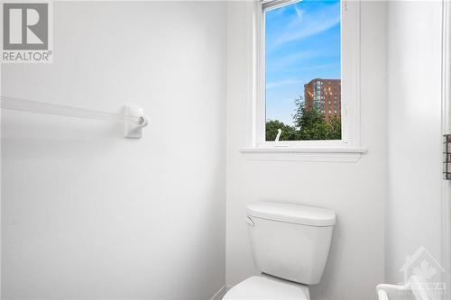 825 Grenon Avenue Unit#21, Ottawa, ON - Indoor Photo Showing Bathroom