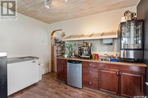 207 Royal Street, Imperial, SK - Indoor Photo Showing Kitchen