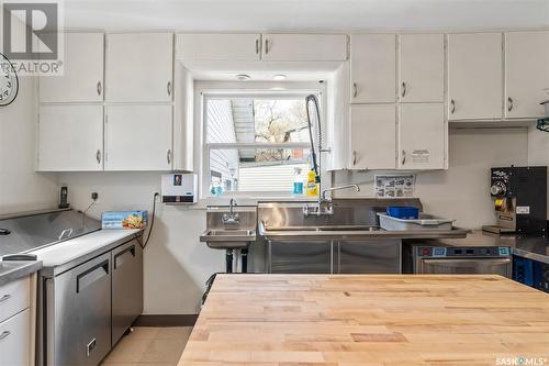 207 Royal Street, Imperial, SK - Indoor Photo Showing Kitchen With Double Sink