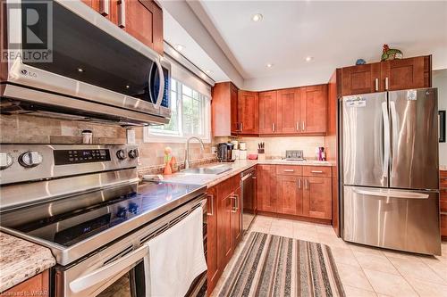 57 Inverness Drive, Cambridge, ON - Indoor Photo Showing Kitchen