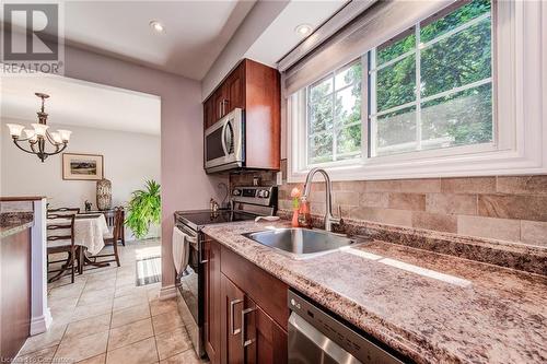 57 Inverness Drive, Cambridge, ON - Indoor Photo Showing Kitchen