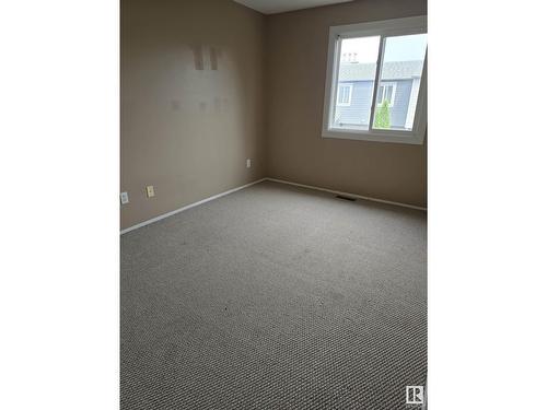 8269 29 Av Nw, Edmonton, AB - Indoor Photo Showing Other Room