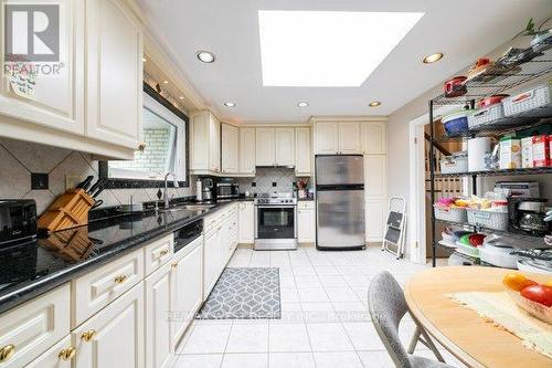 22 Glen Meadow Court, Toronto (Islington-City Centre West), ON - Indoor Photo Showing Kitchen