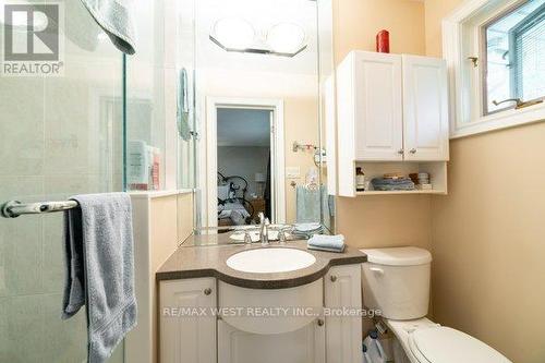 22 Glen Meadow Court, Toronto (Islington-City Centre West), ON - Indoor Photo Showing Bathroom