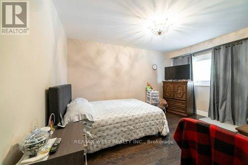 22 Glen Meadow Court, Toronto (Islington-City Centre West), ON - Indoor Photo Showing Bedroom