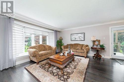 22 Glen Meadow Court, Toronto (Islington-City Centre West), ON - Indoor Photo Showing Living Room