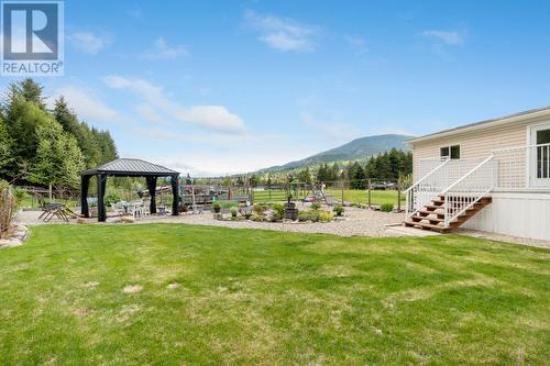 948 Bridgeview  Road, Castlegar, BC - Outdoor