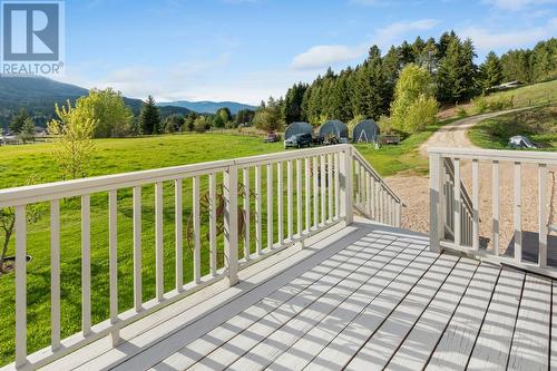 948 Bridgeview  Road, Castlegar, BC - Outdoor With Deck Patio Veranda