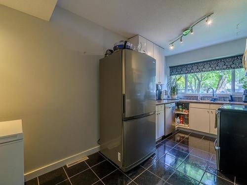 32-249 Kitchener Cres, Kamloops, BC - Indoor