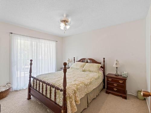 1747 Old Ferry Road, Kamloops, BC - Indoor Photo Showing Bedroom