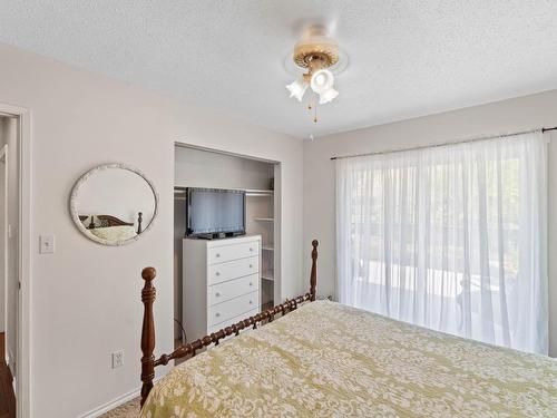 1747 Old Ferry Road, Kamloops, BC - Indoor Photo Showing Bedroom