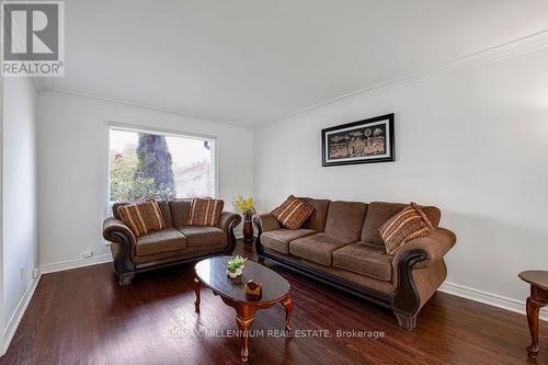 40 Radwinter Drive, Toronto (Thistletown-Beaumonde Heights), ON - Indoor Photo Showing Living Room