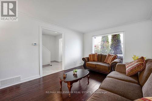 40 Radwinter Drive, Toronto (Thistletown-Beaumonde Heights), ON - Indoor Photo Showing Living Room