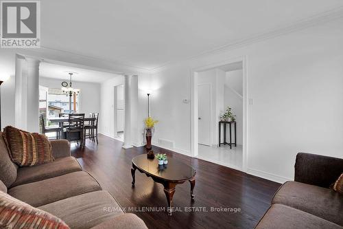 40 Radwinter Drive, Toronto (Thistletown-Beaumonde Heights), ON - Indoor Photo Showing Living Room